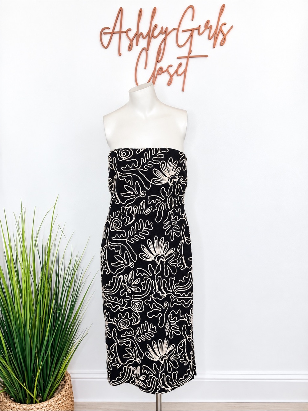 LOFT Black & Cream Embroidered Strapless Dress with Split – Size 4P